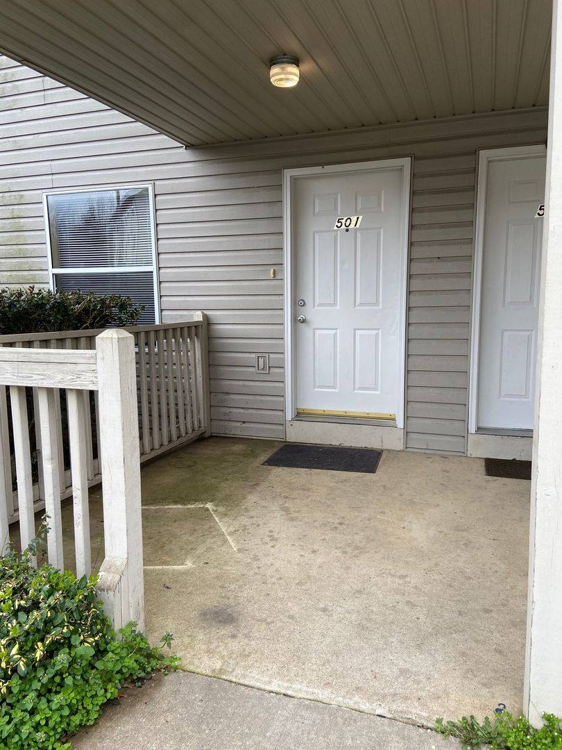 Apartment for rent at 501 Twin Oaks, Kirbyville, MO 65679