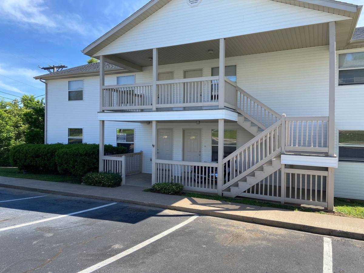 Apartment for rent at 501 Twin Oaks, Kirbyville, MO 65679