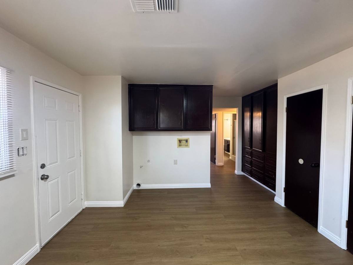 Apartment for rent at 210 Douglas St, Bakersfield, CA 93308