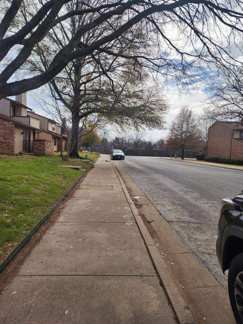 House for rent at 2715 Westgate Dr, Arlington, TX 76015