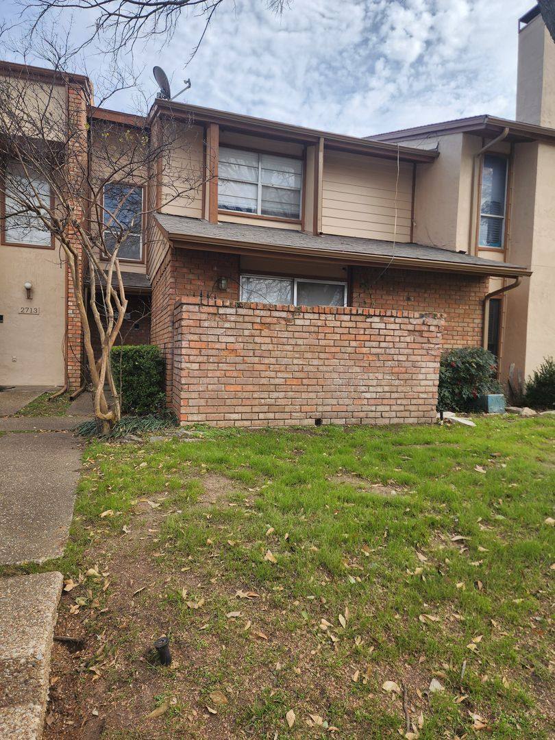 House for rent at 2715 Westgate Dr, Arlington, TX 76015