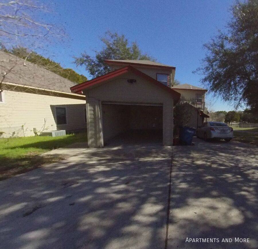 Apartment for rent at 917 Wood Rd, New Braunfels, TX 78130
