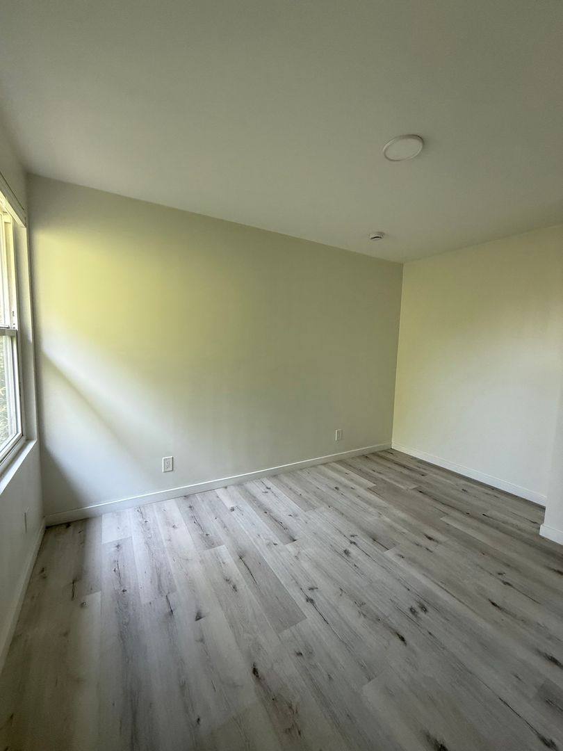 Apartment for rent at 5806 Camerford Ave, Los Angeles, CA 90038