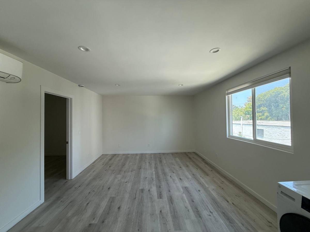 Apartment for rent at 5806 Camerford Ave, Los Angeles, CA 90038