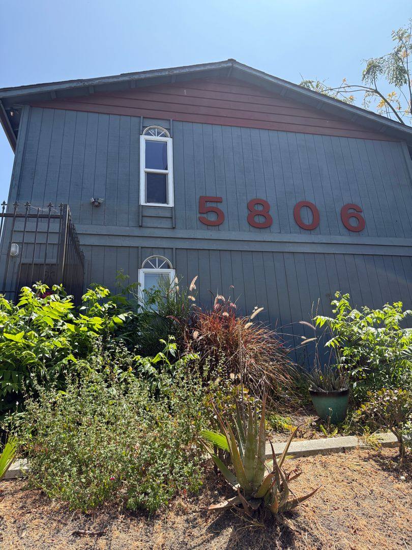Apartment for rent at 5806 Camerford Ave, Los Angeles, CA 90038