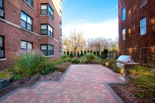 Apartment for rent at 6900 S Shore Dr, Chicago, IL 60649