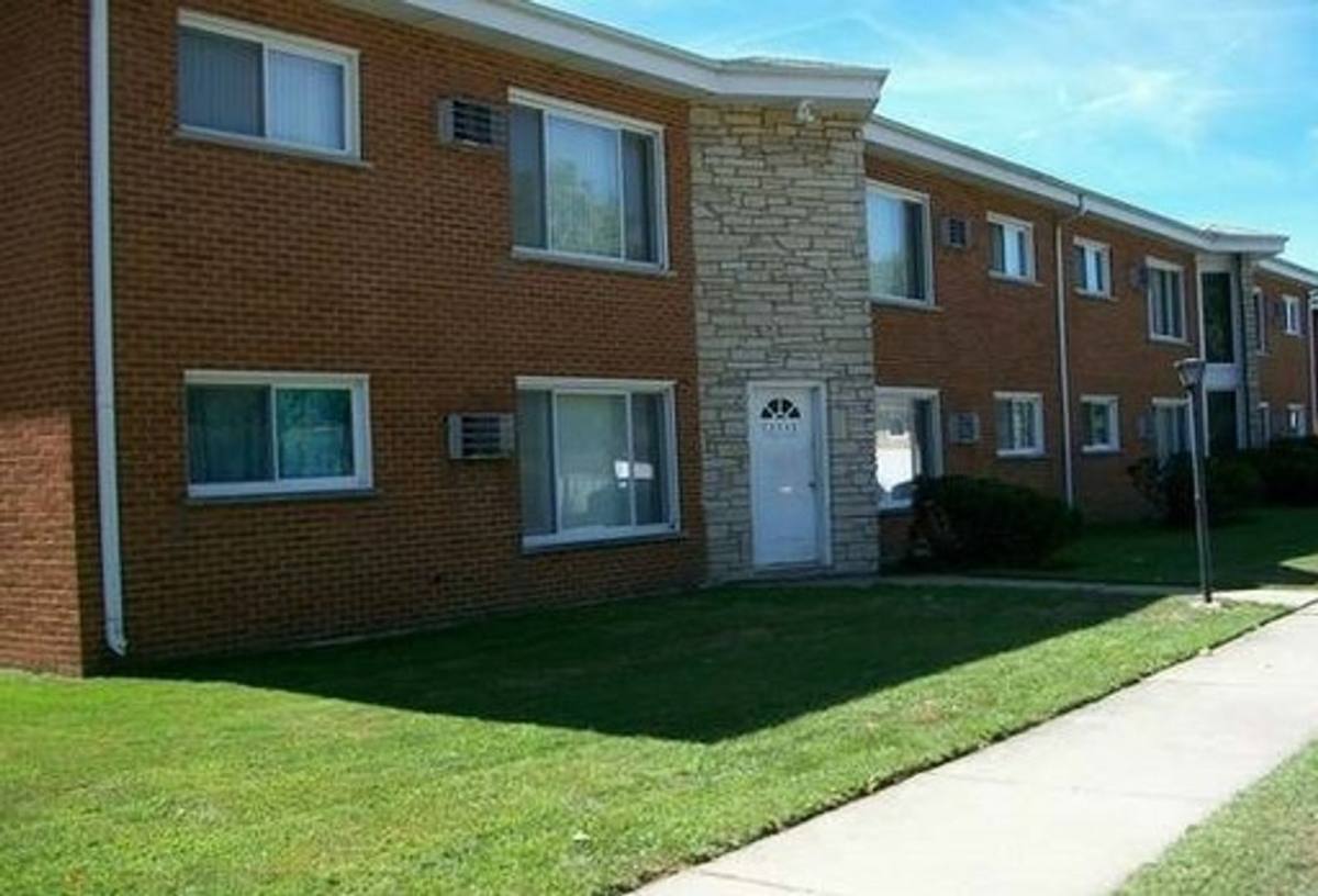 Apartment for rent at 2921 185th St, Lansing, IL 60438
