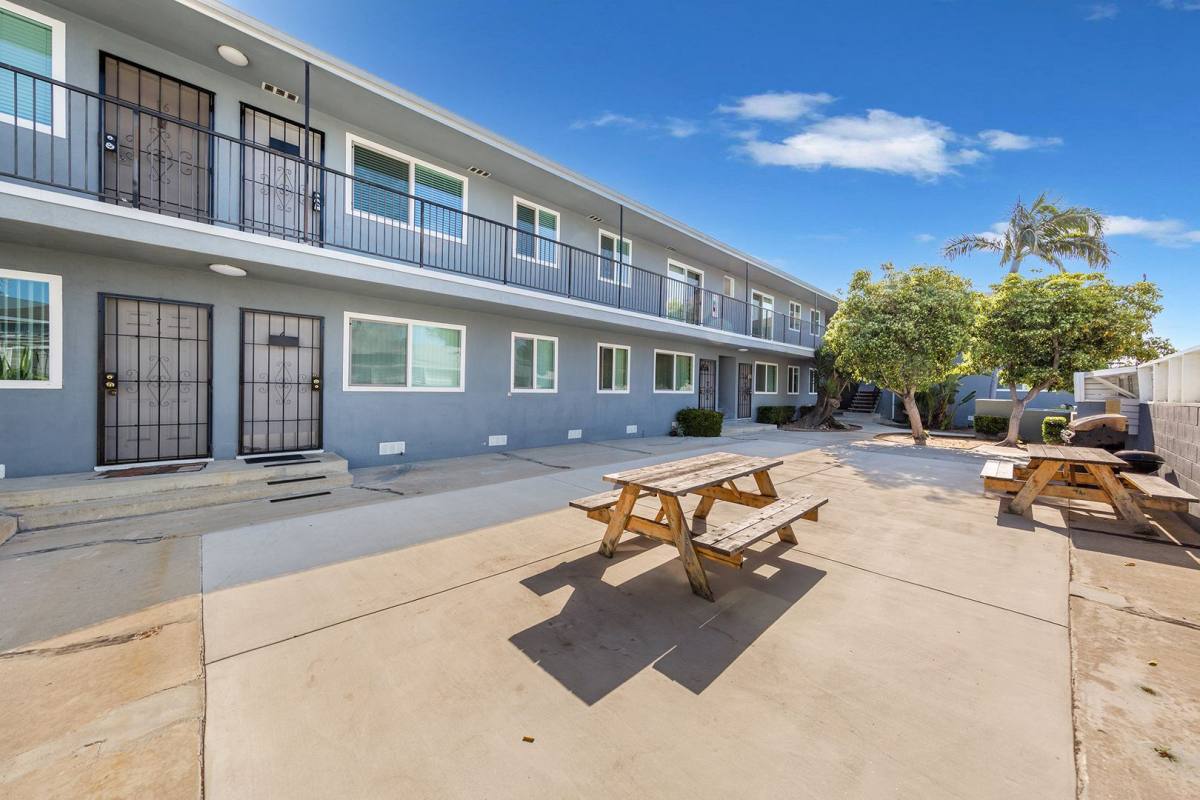 Apartment for rent at 721 Venice Way, Inglewood, CA 90302