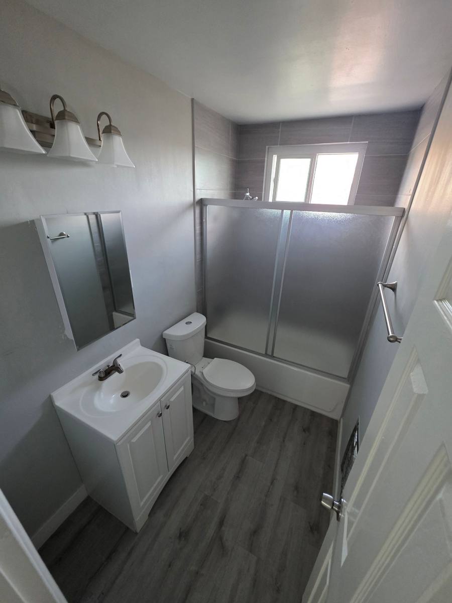 Apartment for rent at 721 Venice Way, Inglewood, CA 90302