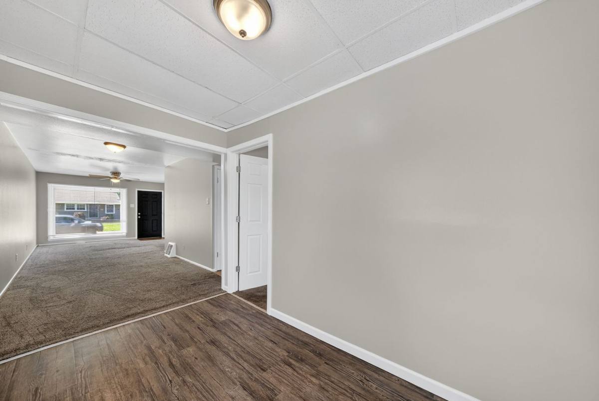 House for rent at 251 Midlothian Rd, Saint Louis, MO 63137