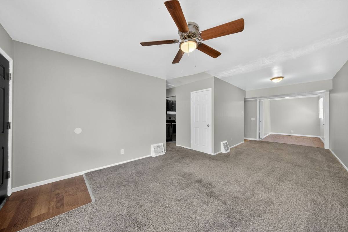 House for rent at 251 Midlothian Rd, Saint Louis, MO 63137