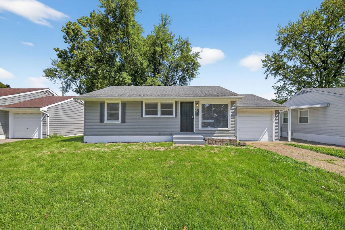 House for rent at 251 Midlothian Rd, Saint Louis, MO 63137