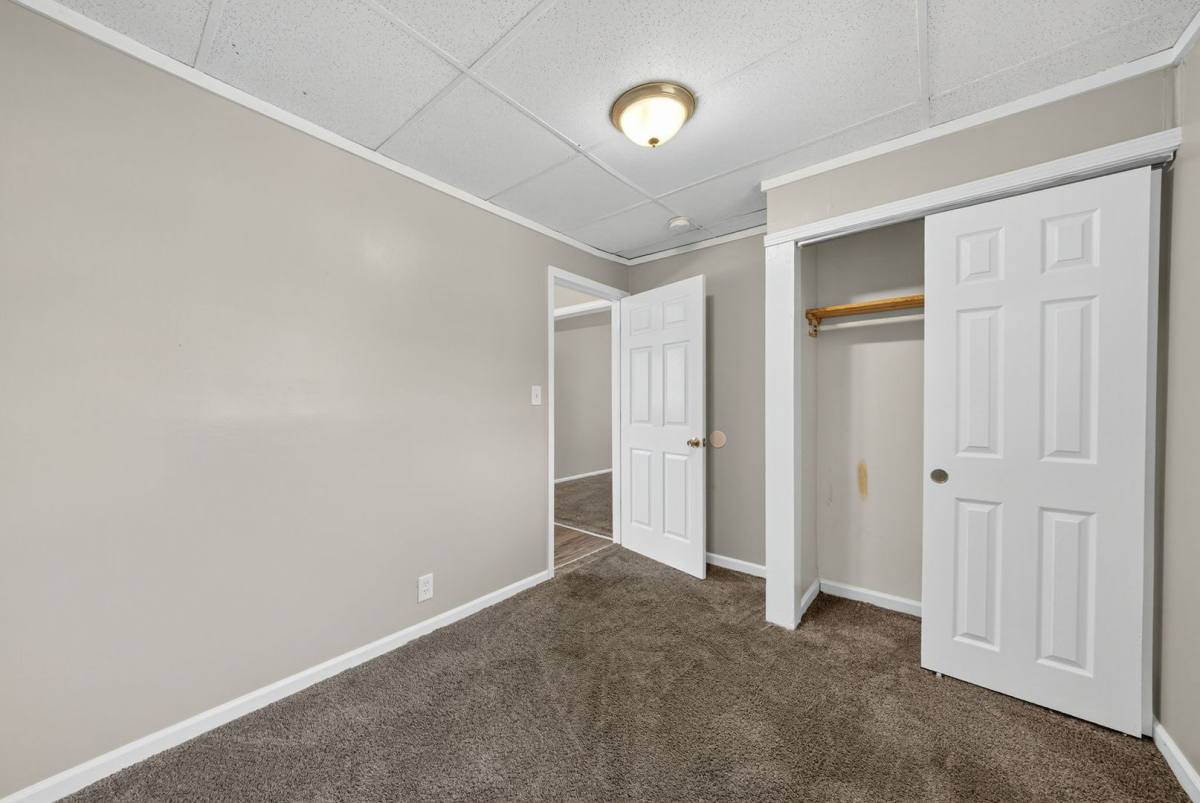 House for rent at 251 Midlothian Rd, Saint Louis, MO 63137