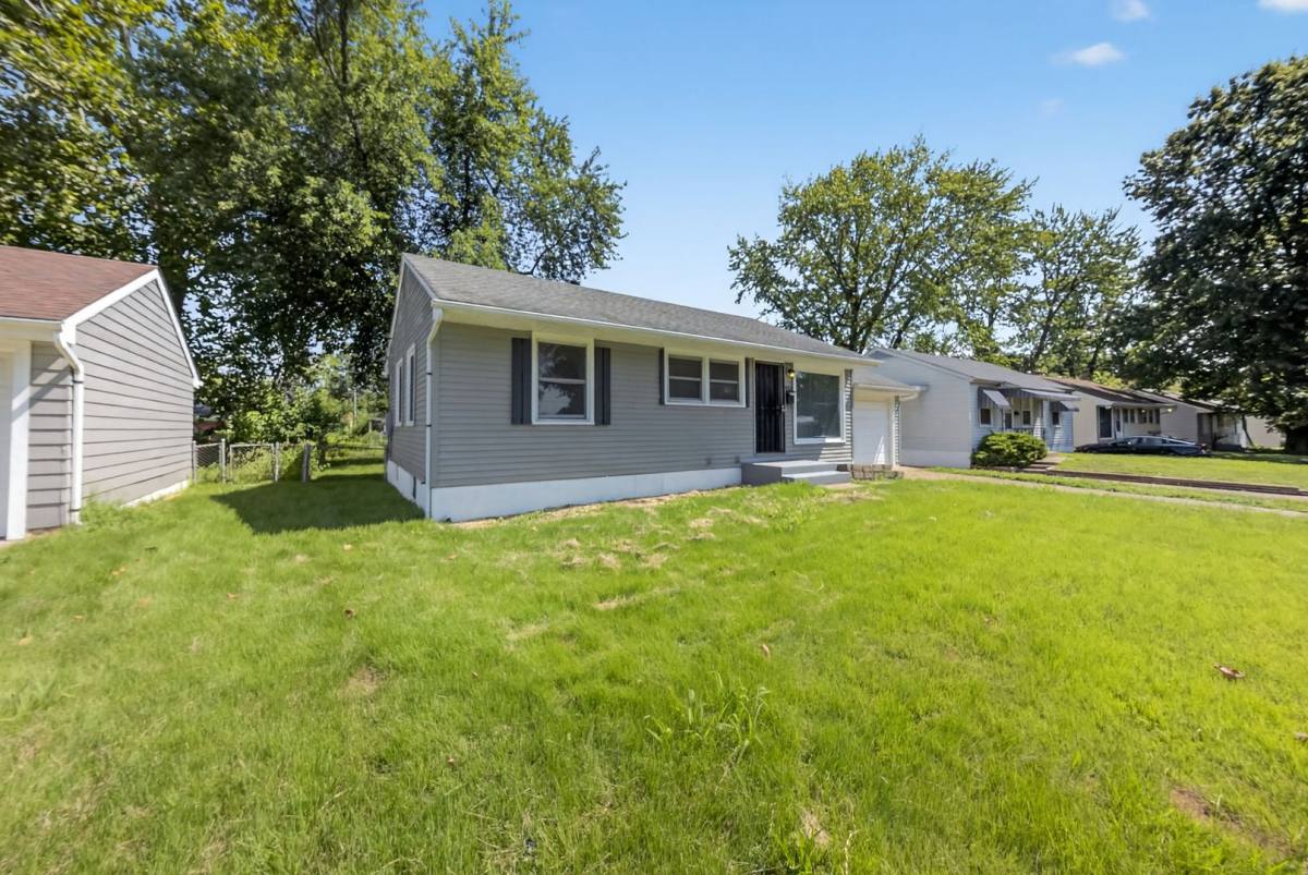 House for rent at 251 Midlothian Rd, Saint Louis, MO 63137