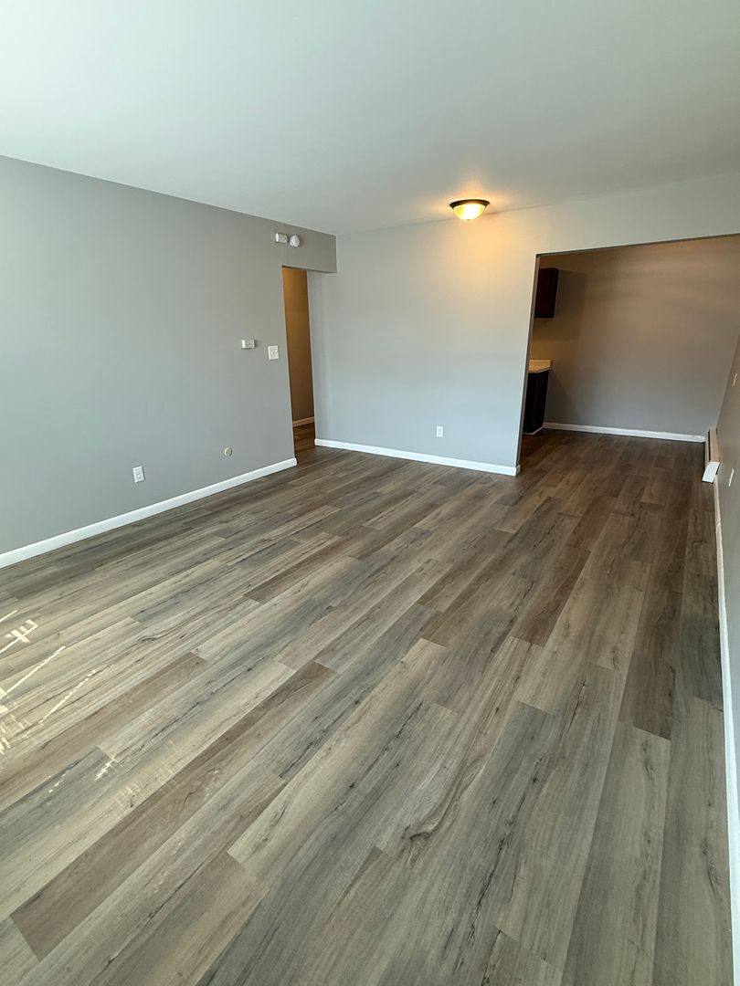 Apartment for rent at 725 16th Ave, Moline, IL 61265