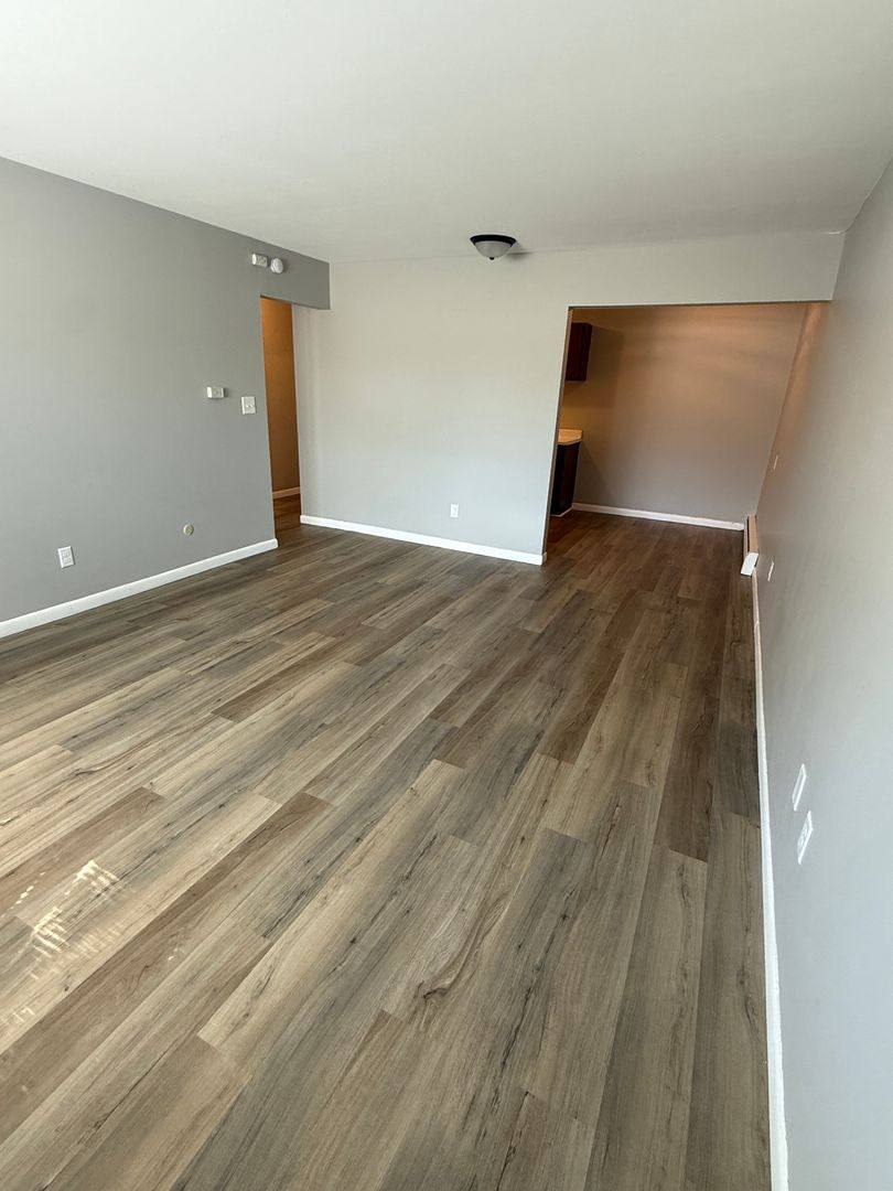 Apartment for rent at 725 16th Ave, Moline, IL 61265
