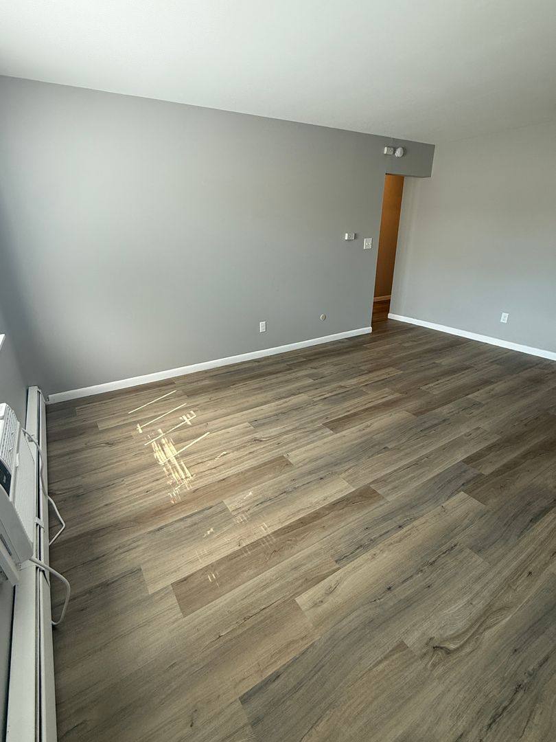 Apartment for rent at 725 16th Ave, Moline, IL 61265
