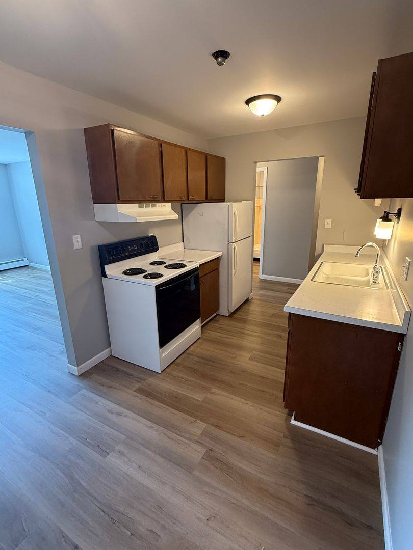 Apartment for rent at 725 16th Ave, Moline, IL 61265
