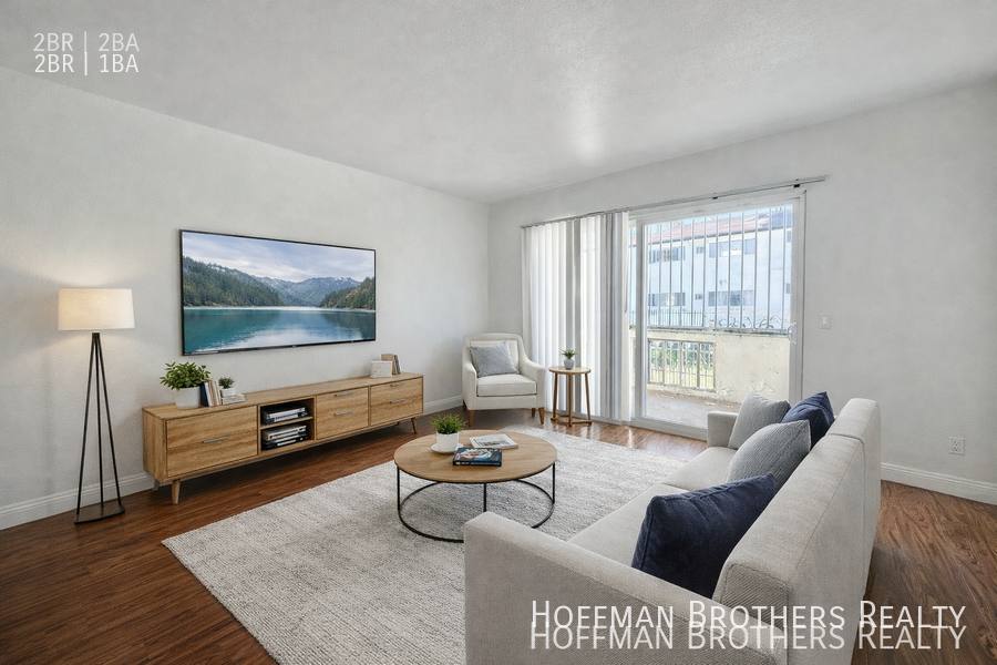 Apartment for rent at 401 S St Andrews Place #2, Los Angeles, CA 90020