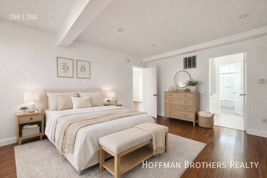 Apartment for rent at 401 S St Andrews Place #2, Los Angeles, CA 90020