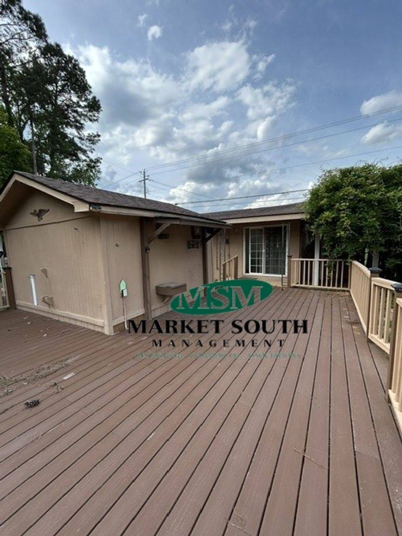 Apartment for rent at 3114 Highway, Bloomingdale, GA 31302