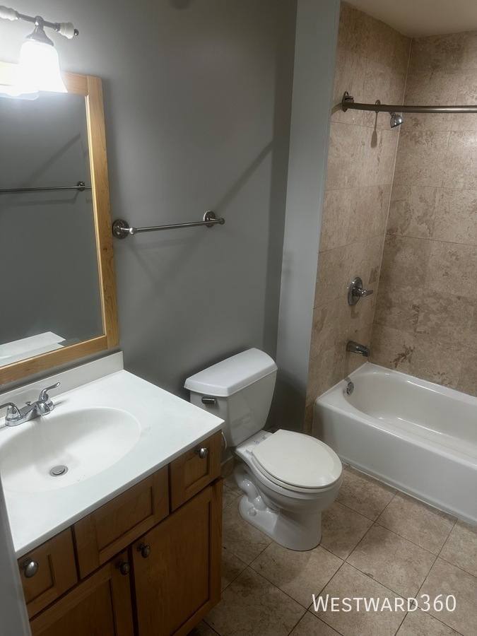 Condo for rent at 5948 S Martin Luther King Dr #4, Chicago, IL 60637