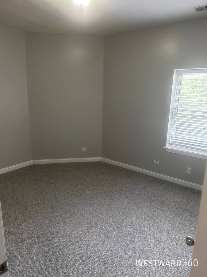 Condo for rent at 5948 S Martin Luther King Dr #4, Chicago, IL 60637