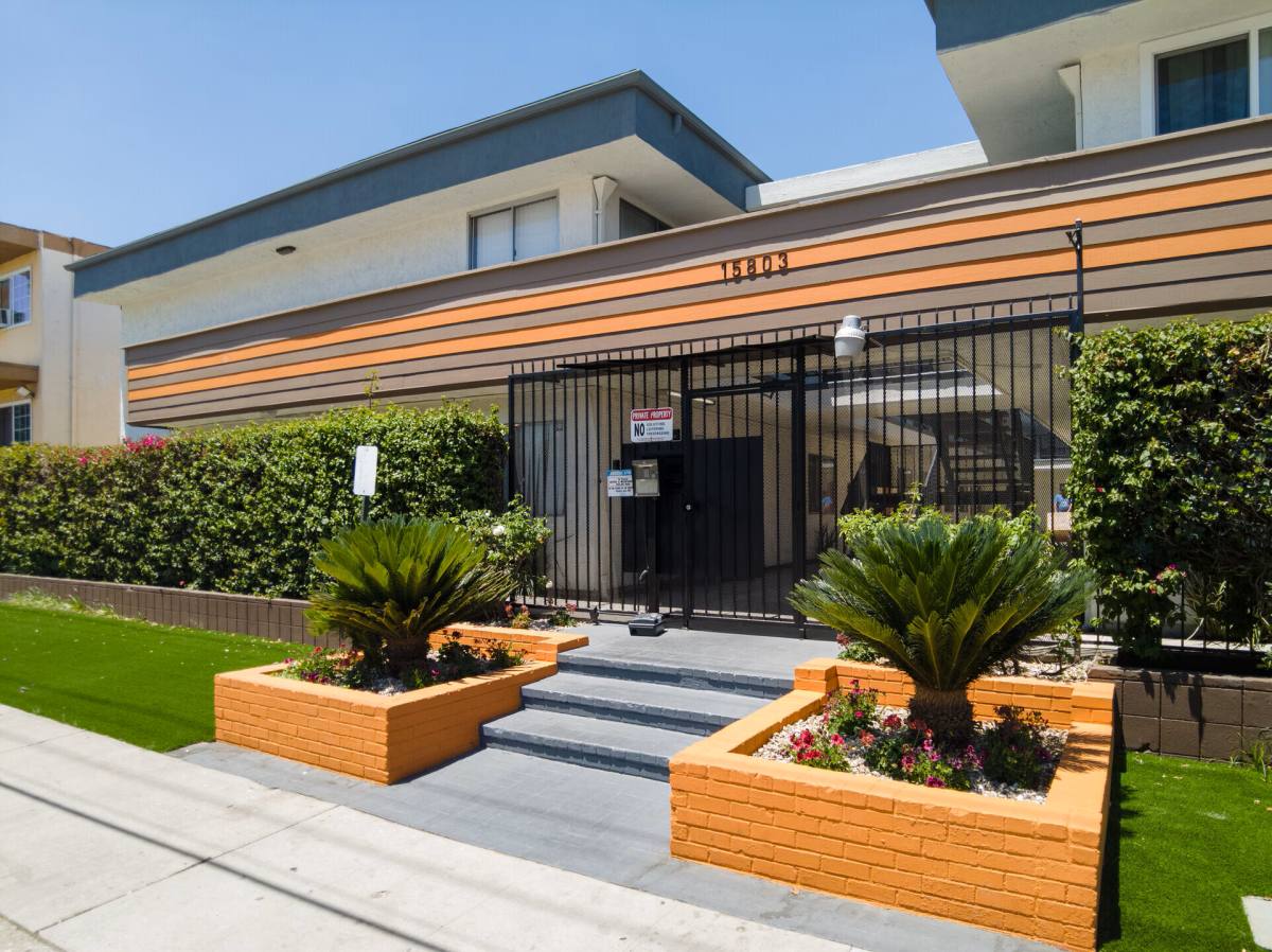 Apartment for rent at 15803 Saticoy, Van Nuys, CA 91406