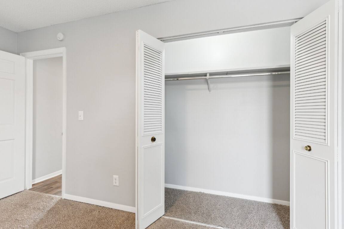 Apartment for rent at Midvale Heights, 300 W Midvale Ave, Chattanooga, TN 37405