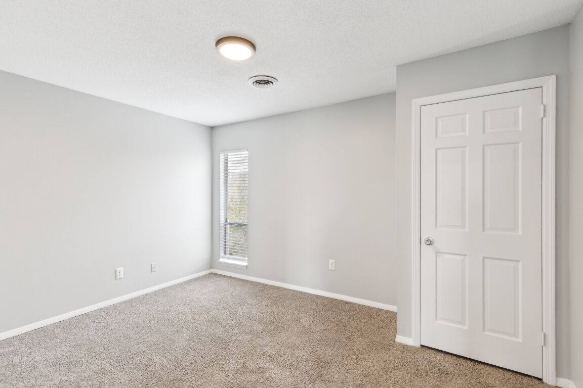 Apartment for rent at Midvale Heights, 300 W Midvale Ave, Chattanooga, TN 37405