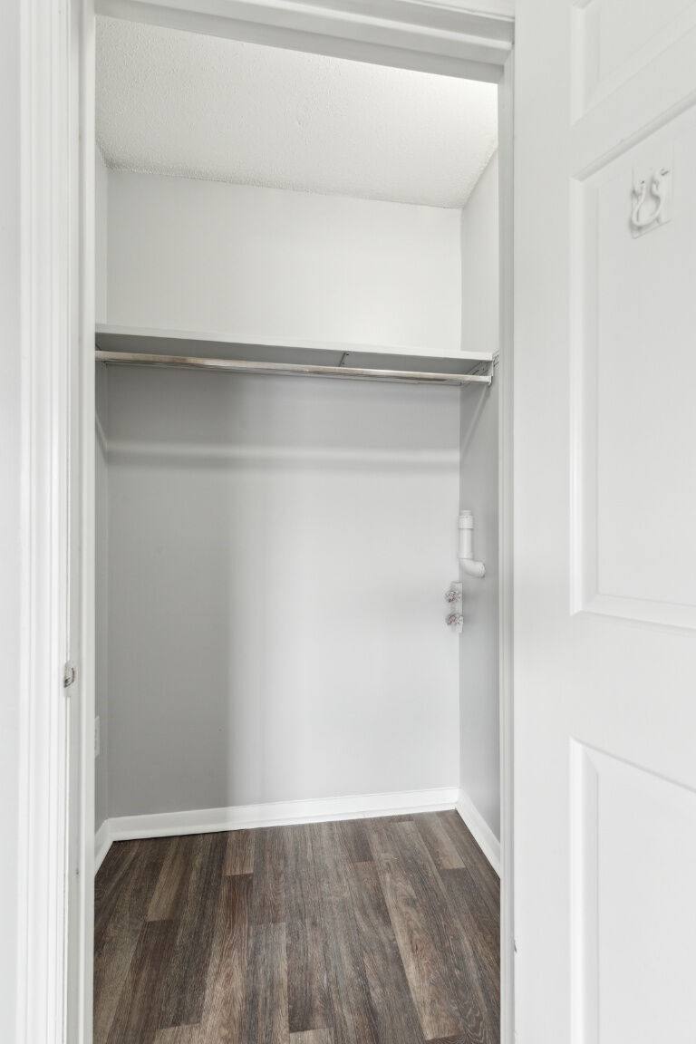 Apartment for rent at Midvale Heights, 300 W Midvale Ave, Chattanooga, TN 37405