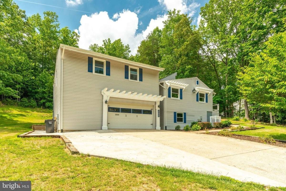 Apartment for rent at 2044 Coast Guard Dr, Stafford, VA 22554