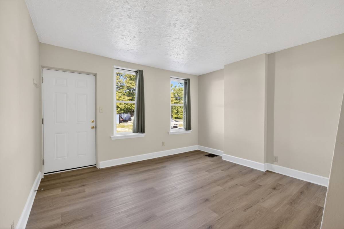 Townhouse for rent at 733 Center St, New Castle, DE 19720