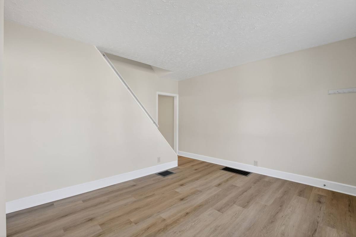 Townhouse for rent at 733 Center St, New Castle, DE 19720