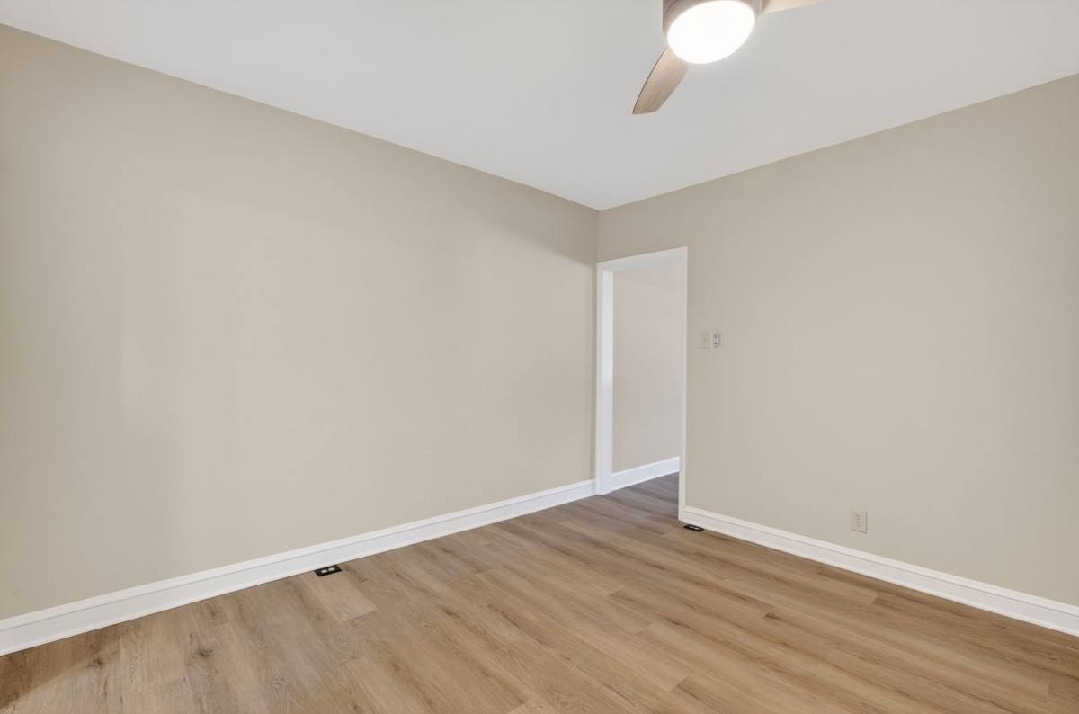 Townhouse for rent at 733 Center St, New Castle, DE 19720