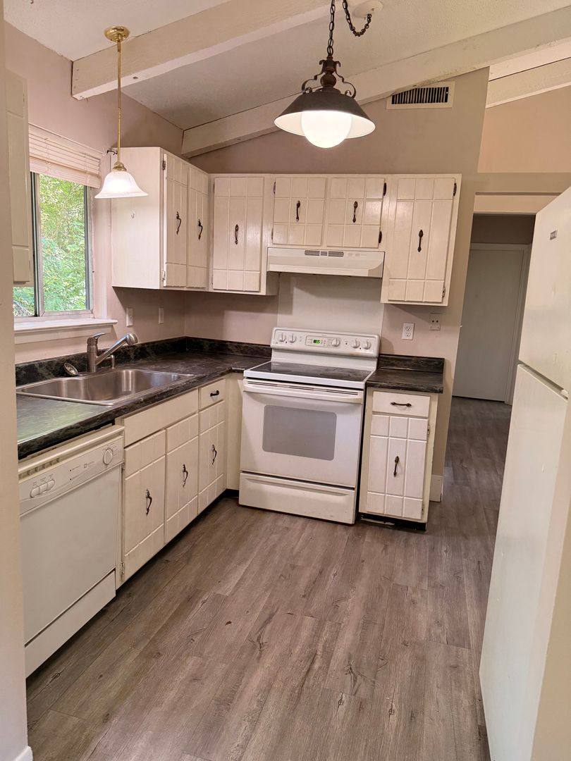 Apartment for rent at 905 Forest Dale Lane #B, Hixson, TN 37343