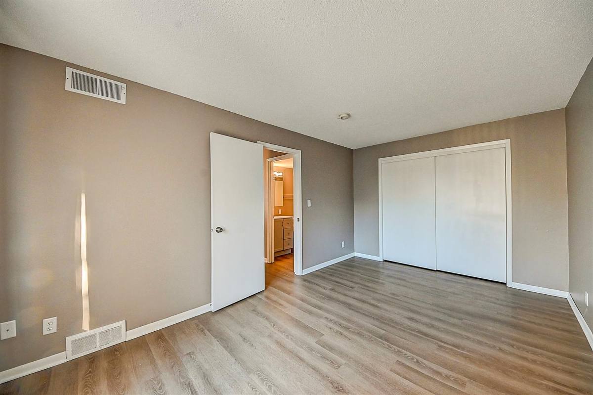 Apartment for rent at 1215 Oakland Rd NE #44, Cedar Rapids, IA 52402