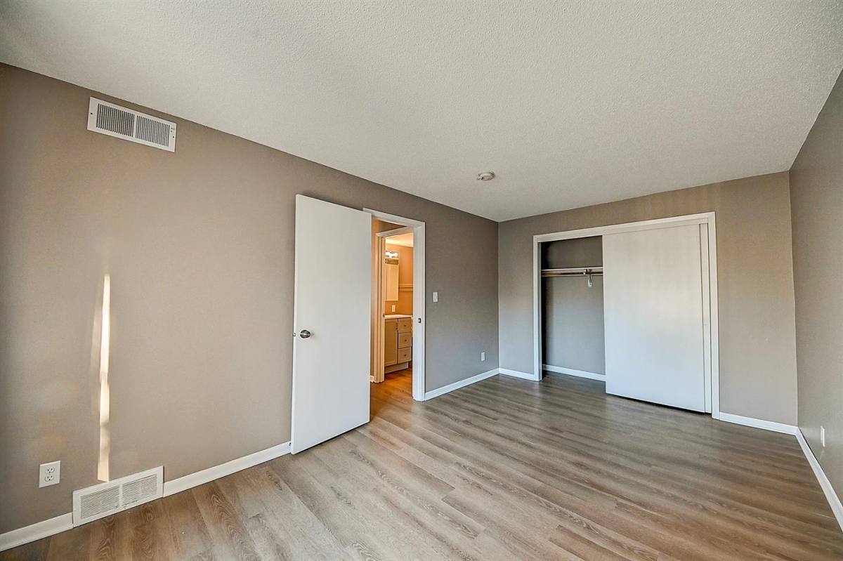 Apartment for rent at 1215 Oakland Rd NE #44, Cedar Rapids, IA 52402