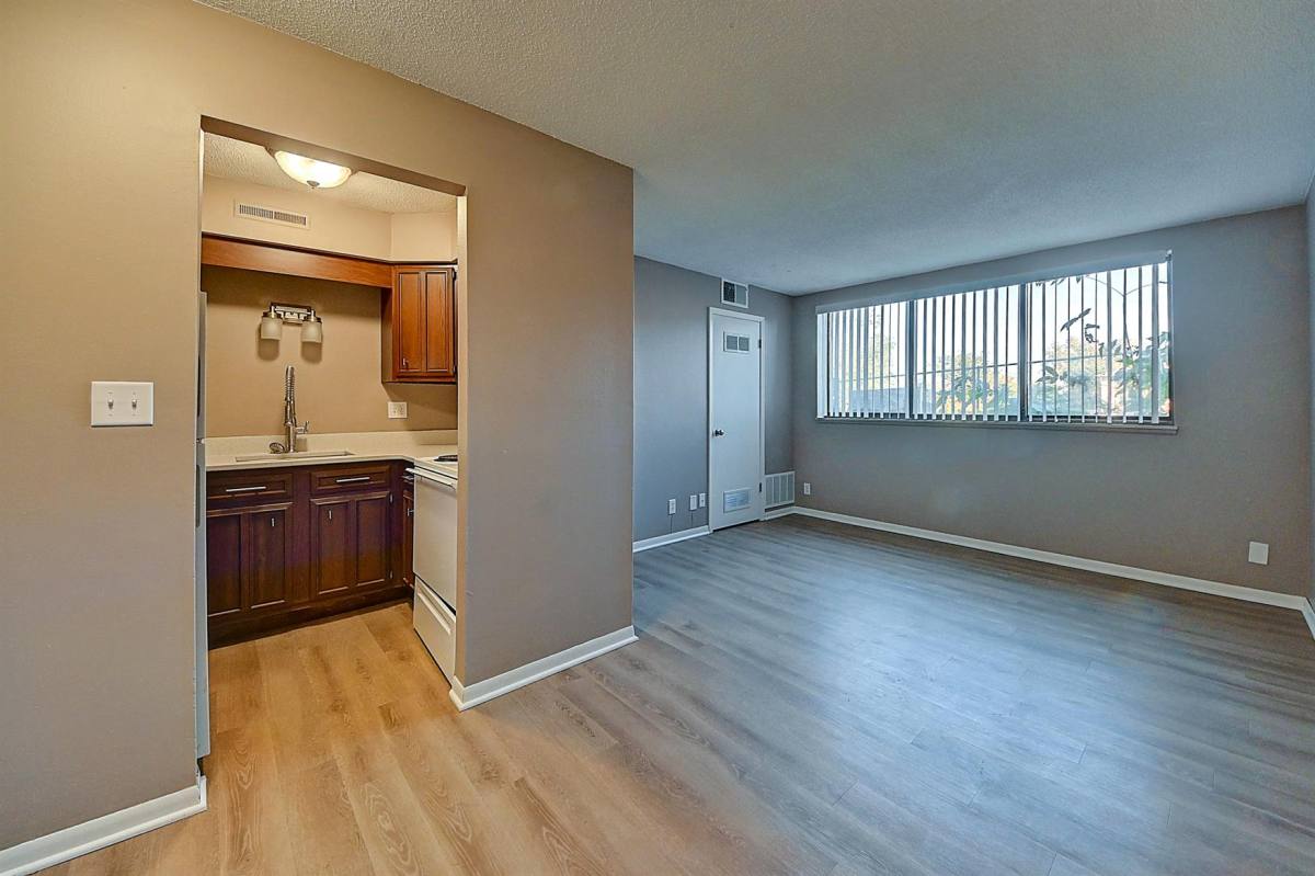 Apartment for rent at 1215 Oakland Rd NE #44, Cedar Rapids, IA 52402