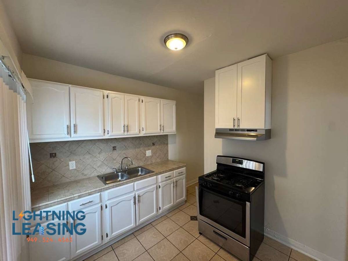Apartment for rent at 1056 1 2 Normandie Ave #110D, Los Angeles, CA 90006