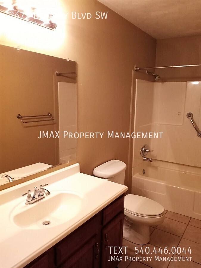 House for rent at 2679 Beverly Blvd SW, Roanoke, VA 24015