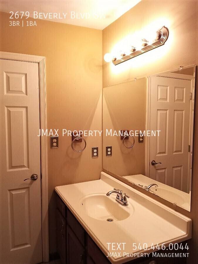 House for rent at 2679 Beverly Blvd SW, Roanoke, VA 24015