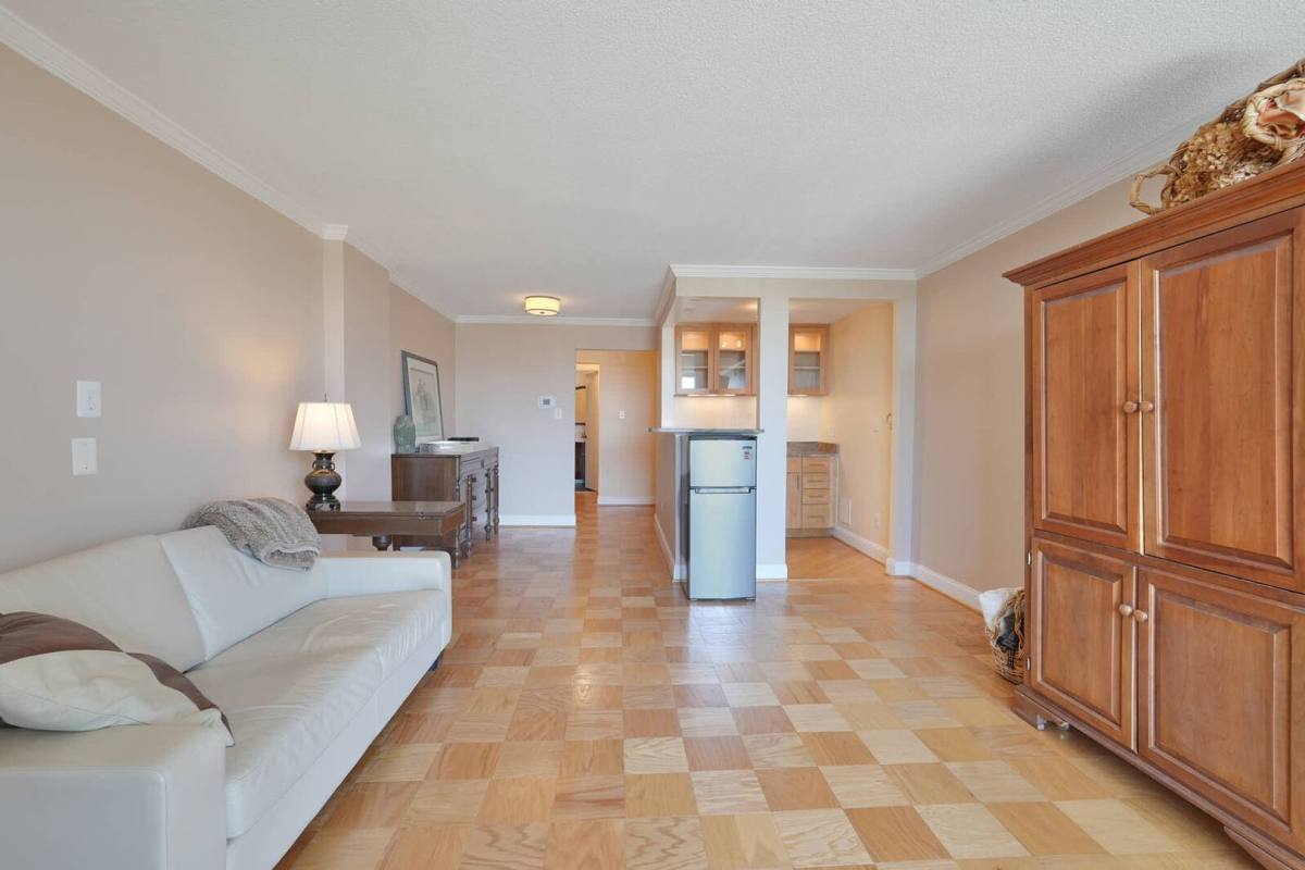 Condo for rent at 118 Monroe St, Rockville, MD 20850