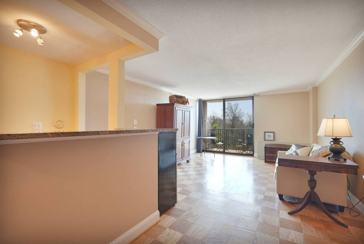 Condo for rent at 118 Monroe St, Rockville, MD 20850