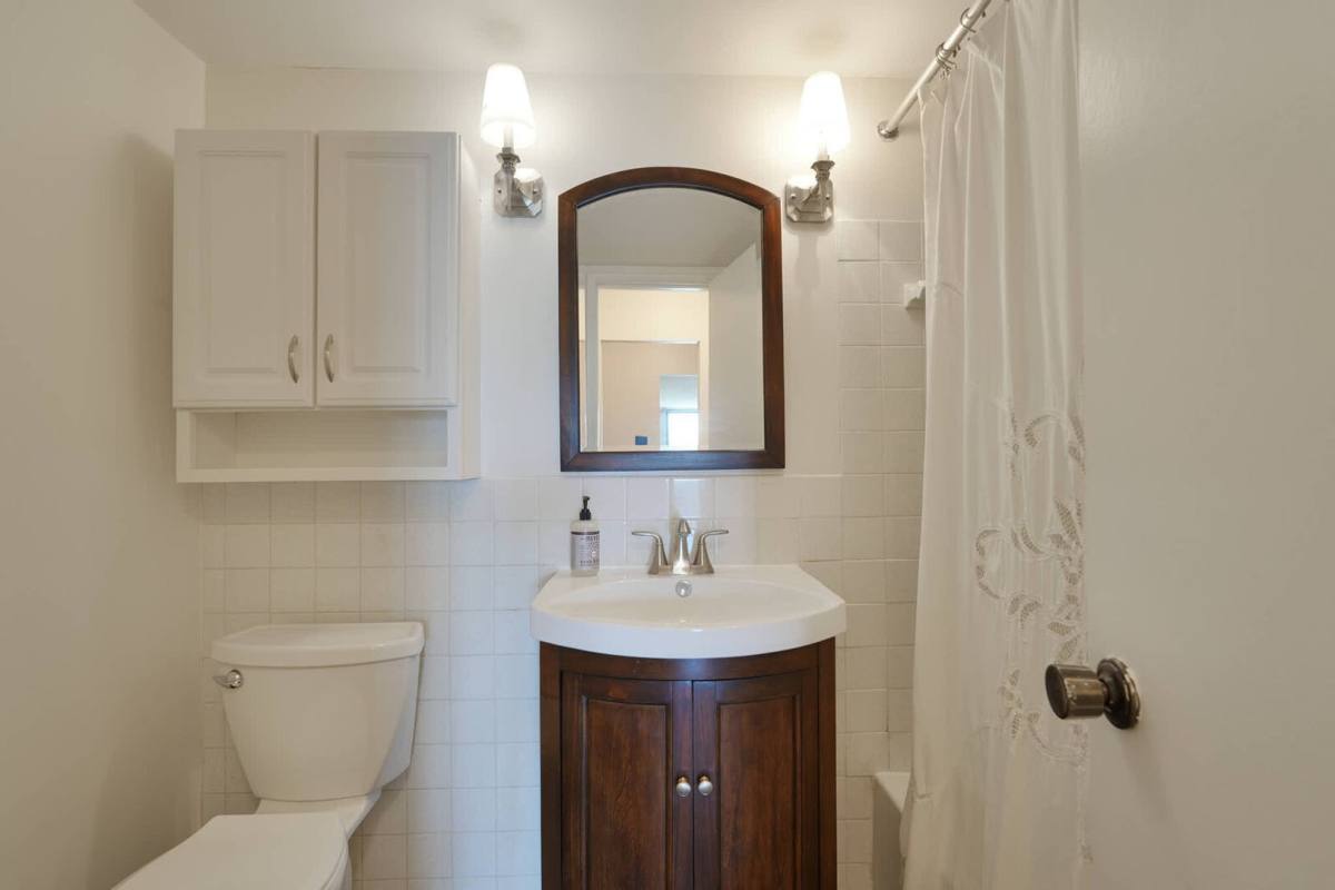 Condo for rent at 118 Monroe St, Rockville, MD 20850