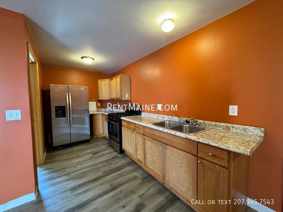 Apartment for rent at 114 Bridge St #3, Farmington, ME 04938