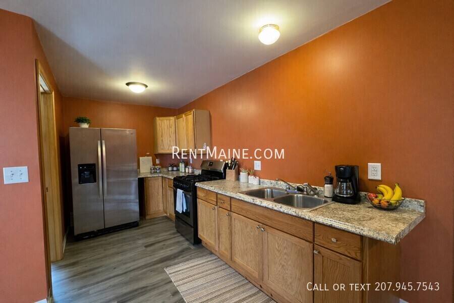 Apartment for rent at 114 Bridge St #3, Farmington, ME 04938