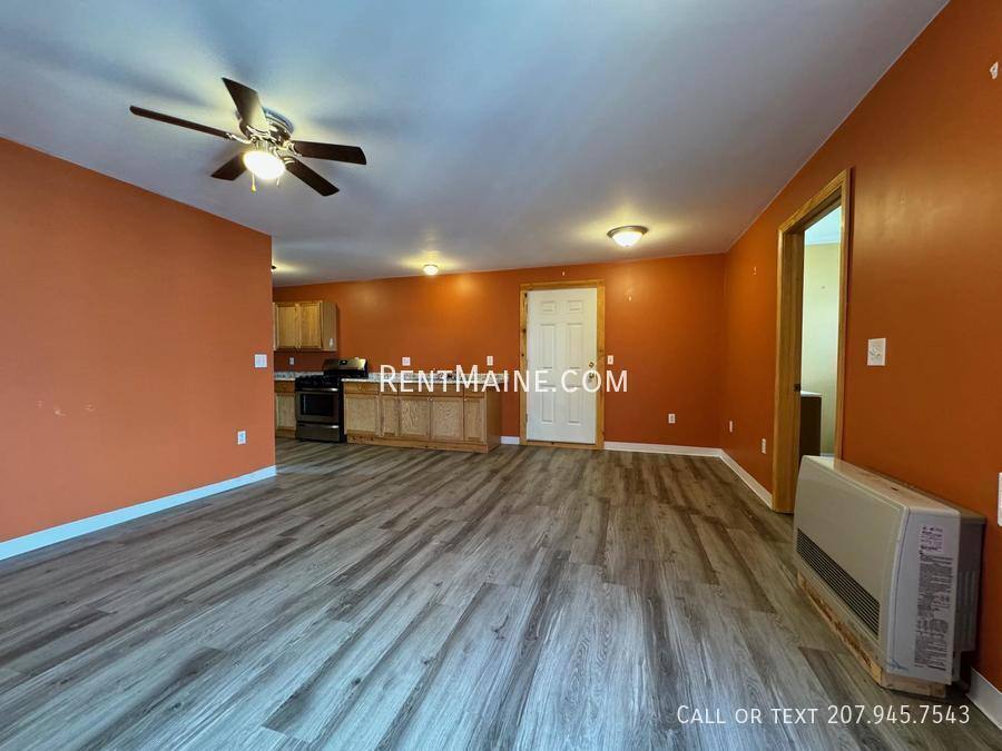 Apartment for rent at 114 Bridge St #3, Farmington, ME 04938