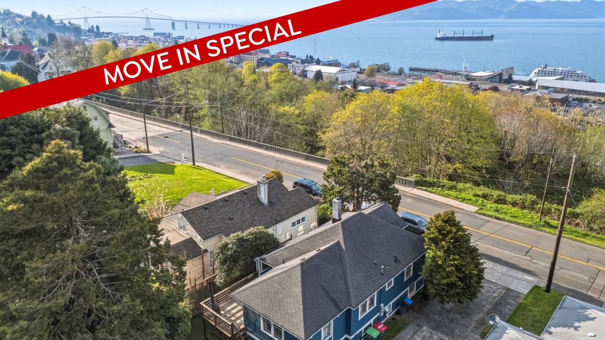 Apartment for rent at 1939 Irving Ave, Astoria, OR 97103