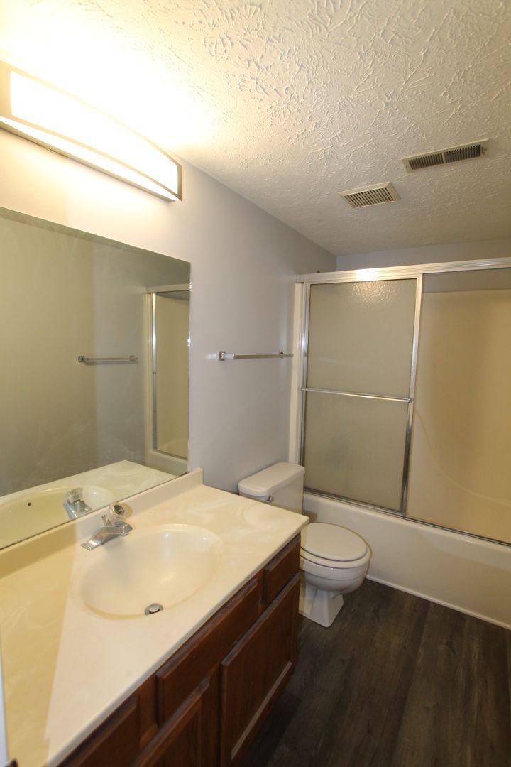 Apartment for rent at 4921 Copper Creek Rd, Omaha, NE 68157